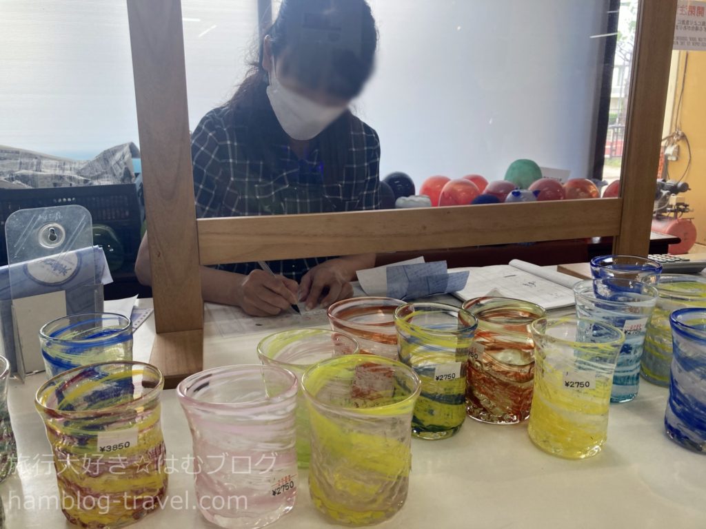 【沖縄工芸村でガラス体験ブログ】②作るガラスを決める